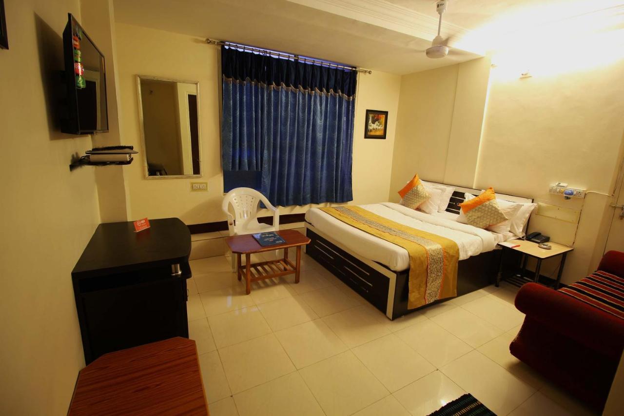 Oyo Hotel Blue Diamond Ahmedabad Eksteriør bilde