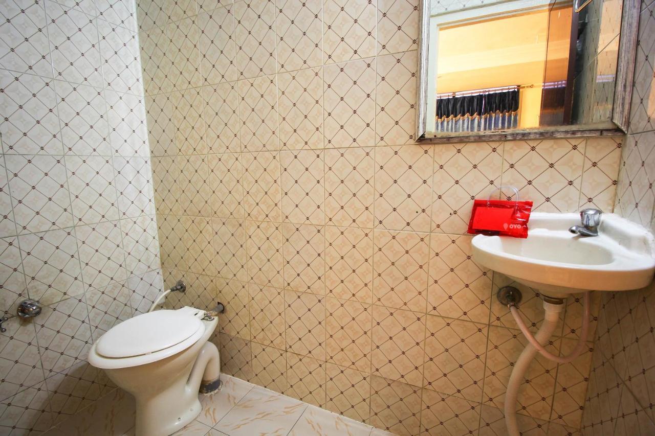Oyo Hotel Blue Diamond Ahmedabad Eksteriør bilde