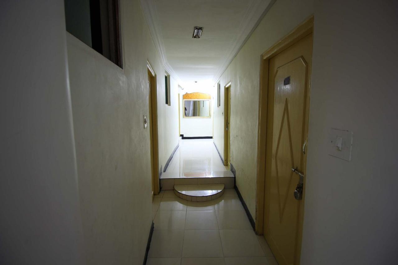 Oyo Hotel Blue Diamond Ahmedabad Eksteriør bilde